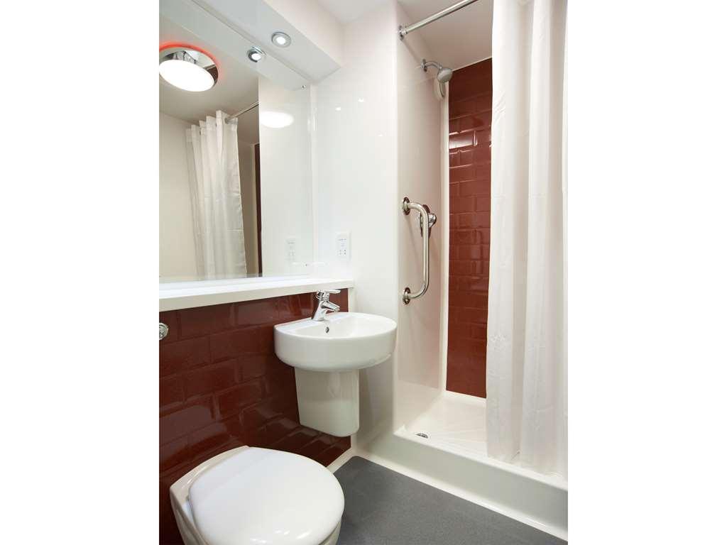 Travelodge Bromborough Port Sunlight Room photo